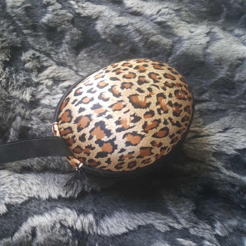 Leopard Print Bra Travel Case - Tan/Black